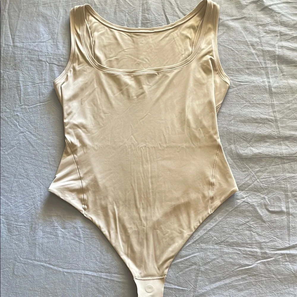 Lululemon Bodysuit - Picture 2 of 7